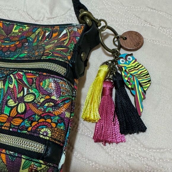 SAKROOTS Artist Circle Zippered Crossbody - rainbow spirit desert - Picture 3 of 7
